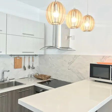 Modern In Dassoudi Beach Apartment *